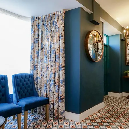 The House Hotel